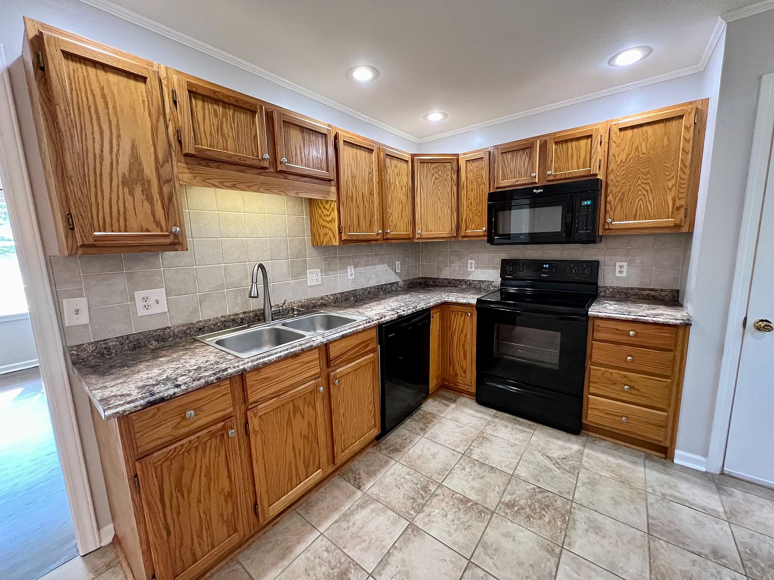 9601 Walnut Street — photo 5