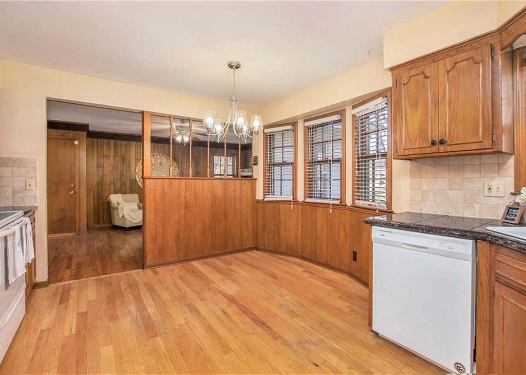9608 W 96th Street — photo 17