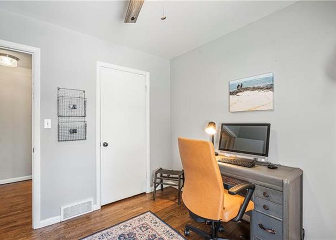 9621 England Street — photo 7