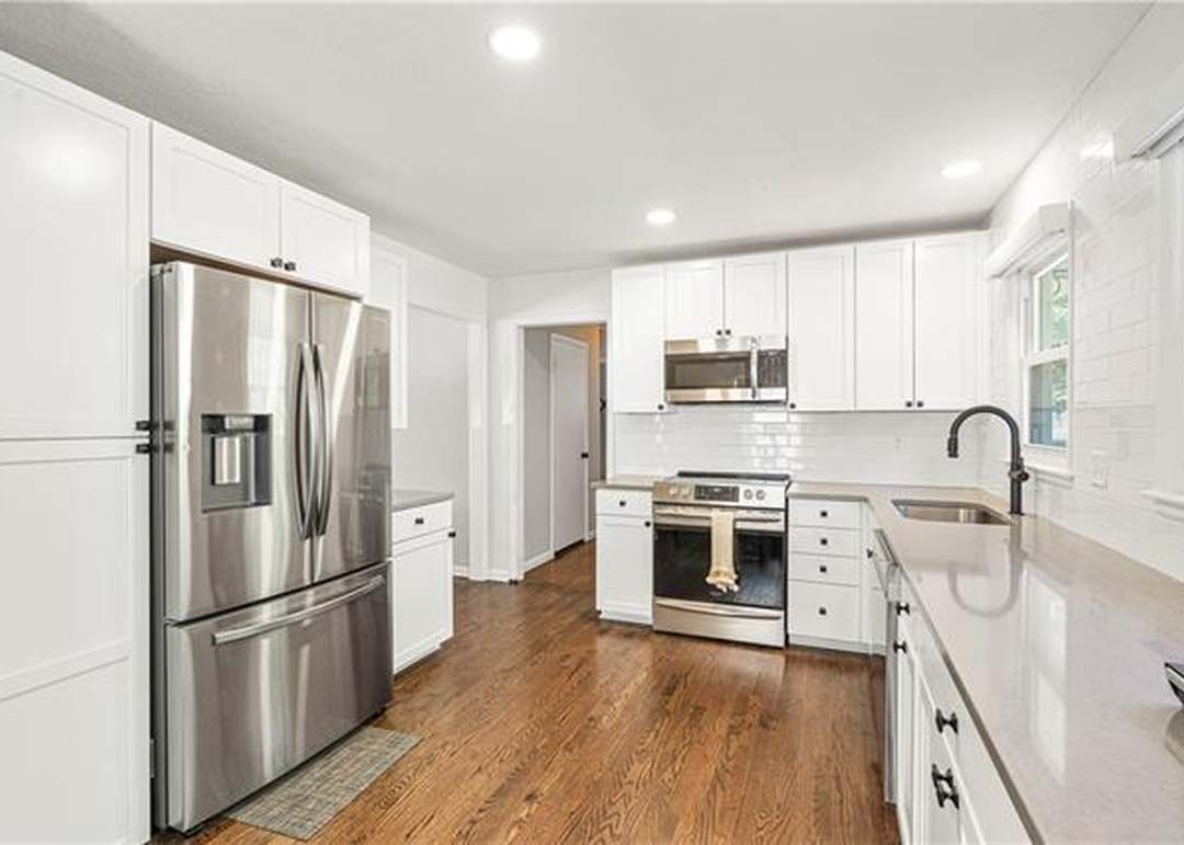 9621 England Street — photo 16