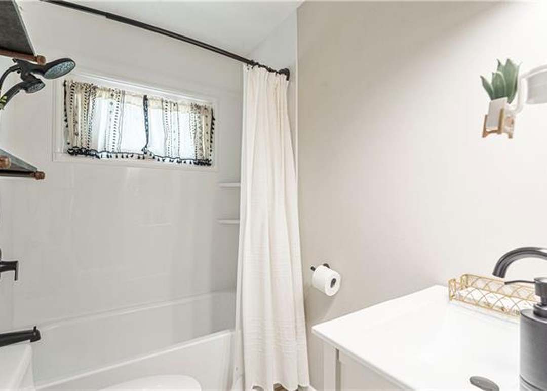 9621 England Street — photo 23