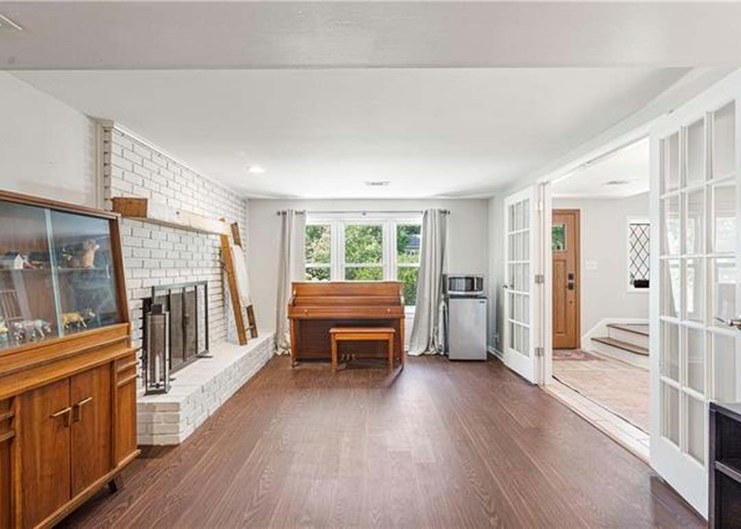 9621 England Street — photo 26