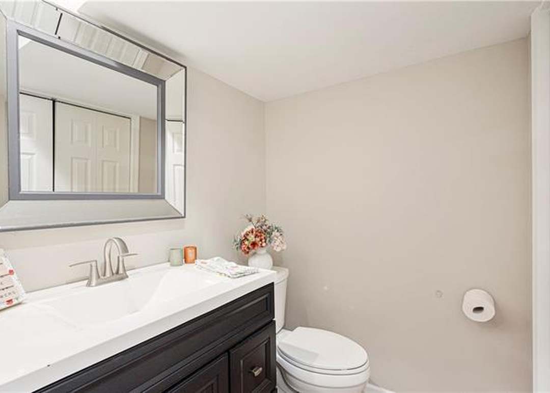9621 England Street — photo 28