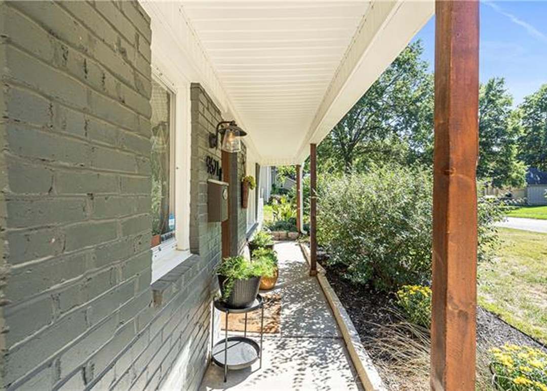 9621 England Street — photo 33