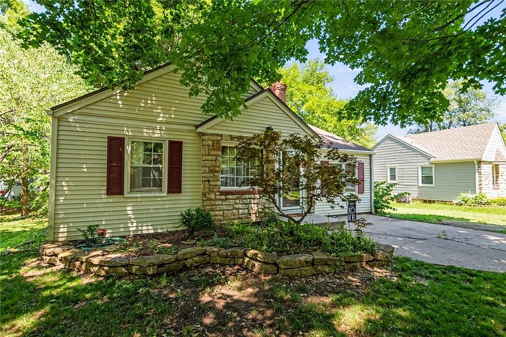 9708 E 68th Street — photo 2