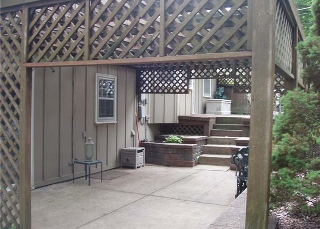 9708 SLATER Lane — photo 5
