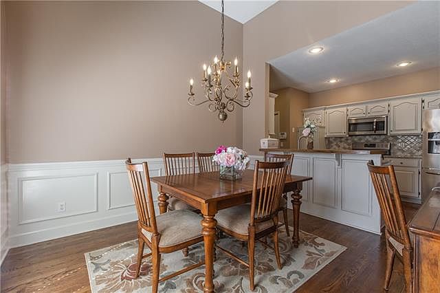 9710 N Montclair Avenue — photo 35