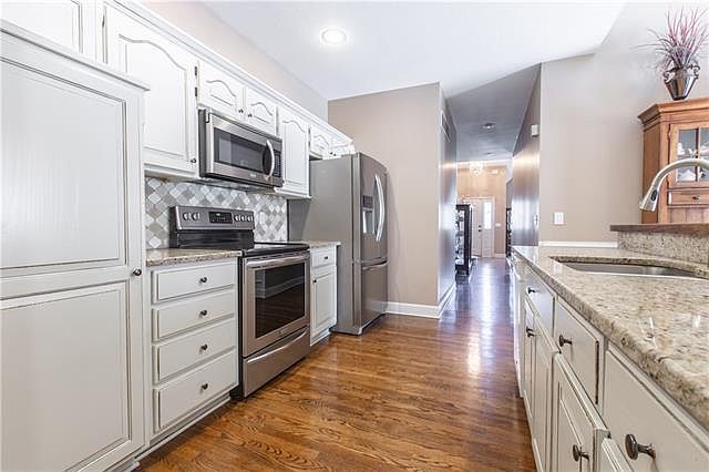 9710 N Montclair Avenue — photo 44