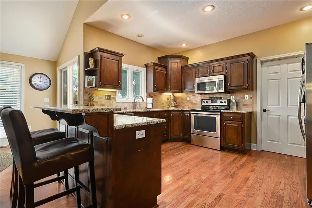 9900 Stevenson Street — photo 8