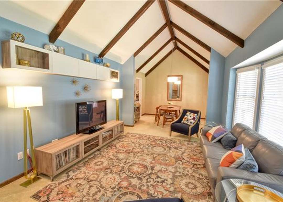 9920 Perry Drive — photo 6