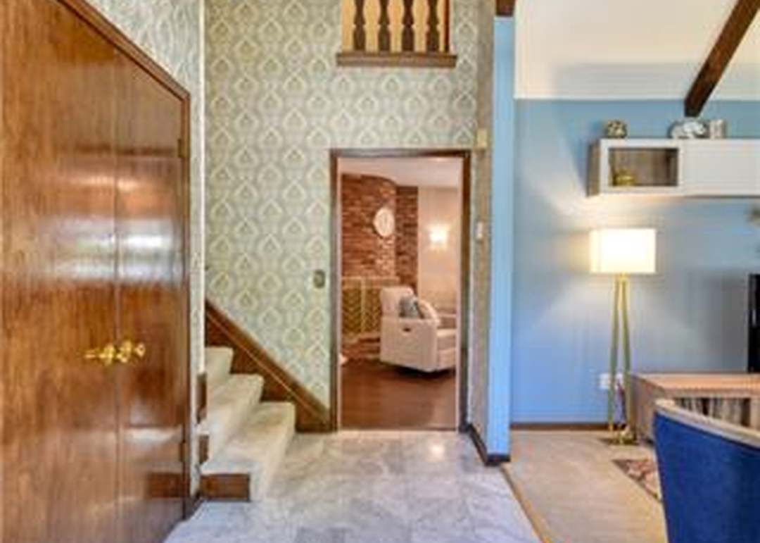 9920 Perry Drive — photo 11