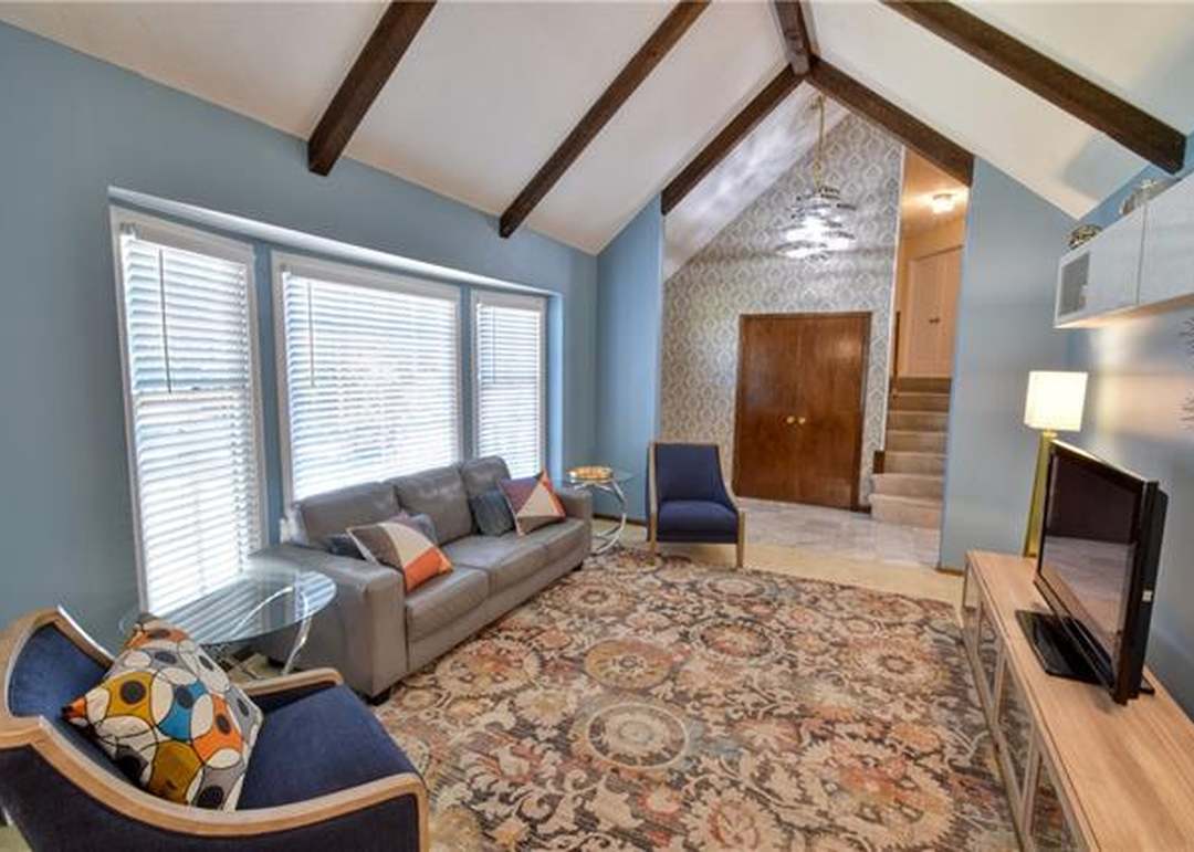 9920 Perry Drive — photo 14