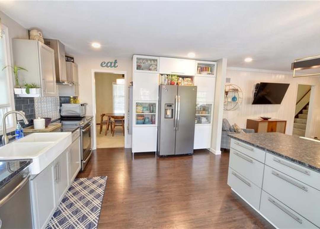 9920 Perry Drive — photo 16