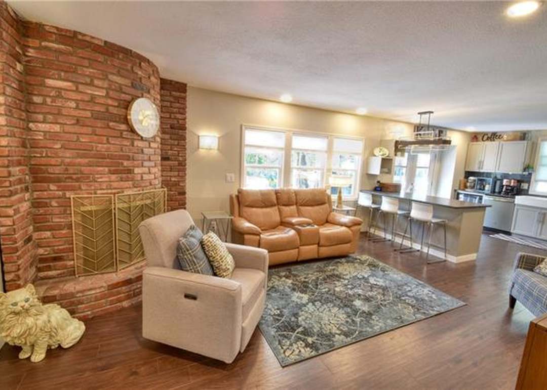 9920 Perry Drive — photo 23
