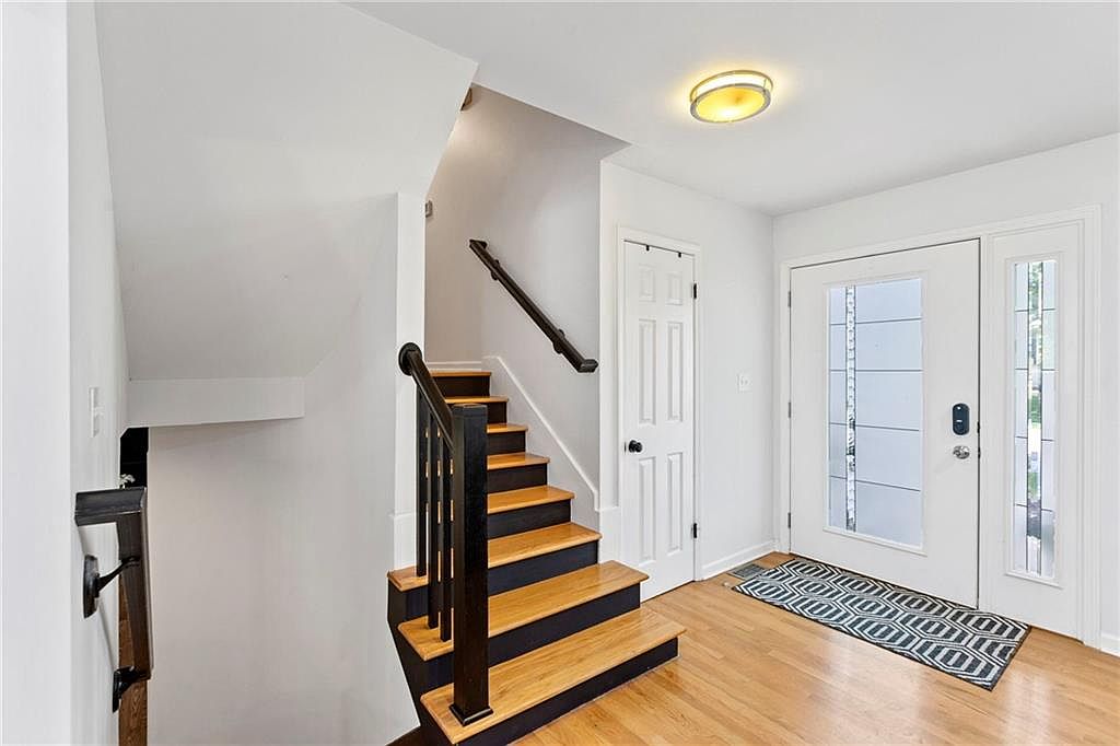 9947 Bluejacket Drive — photo 2