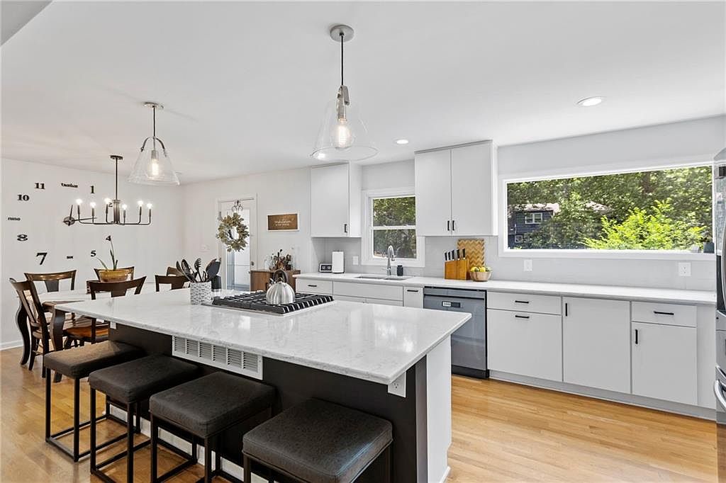 9947 Bluejacket Drive — photo 8