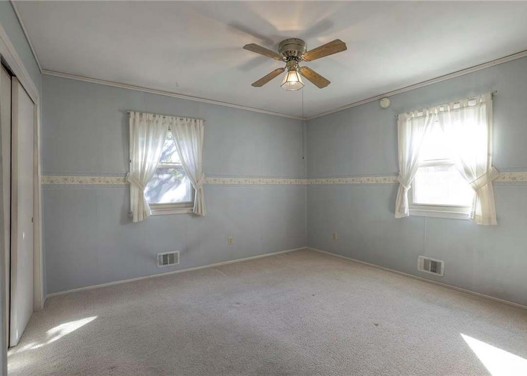 619 NW Fair Lane — photo 7