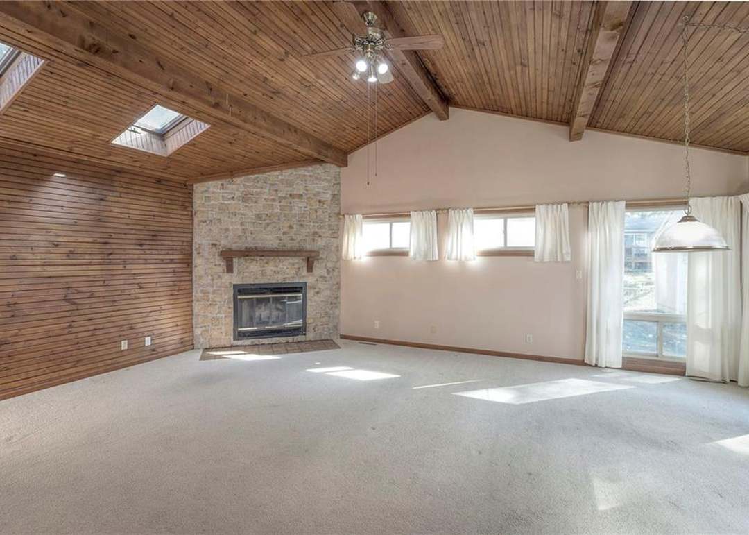 619 NW Fair Lane — photo 8