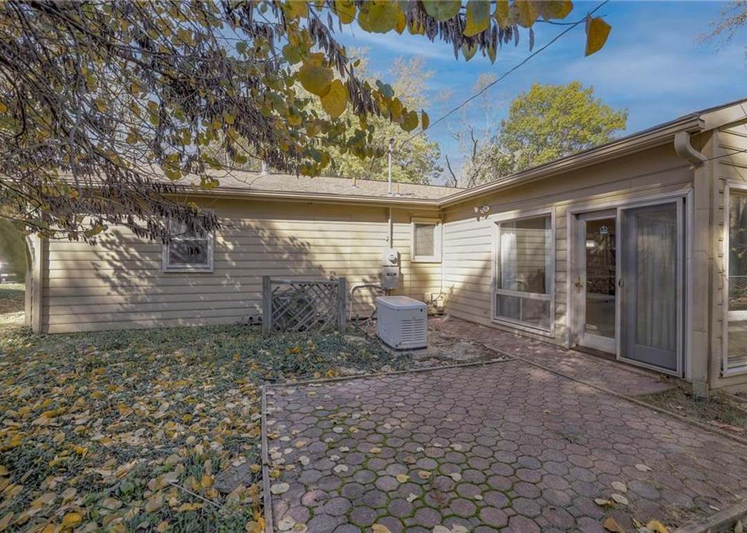 619 NW Fair Lane — photo 10