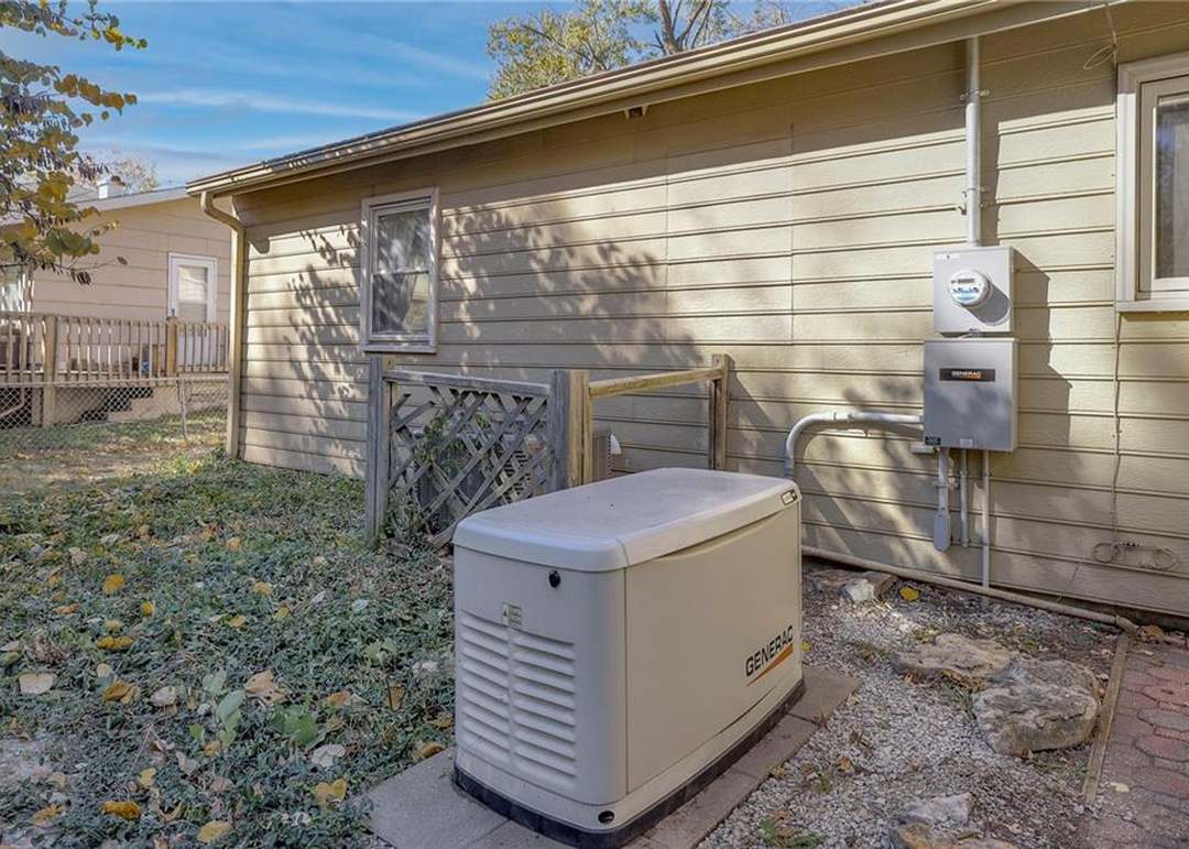 619 NW Fair Lane — photo 11