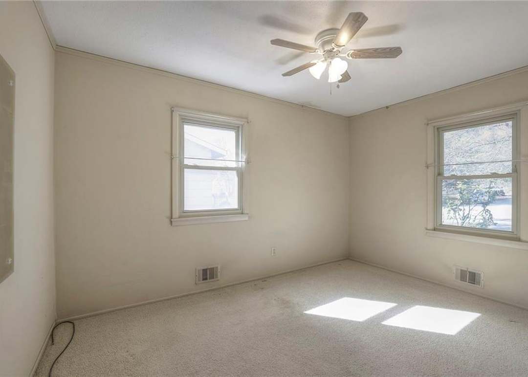 619 NW Fair Lane — photo 22