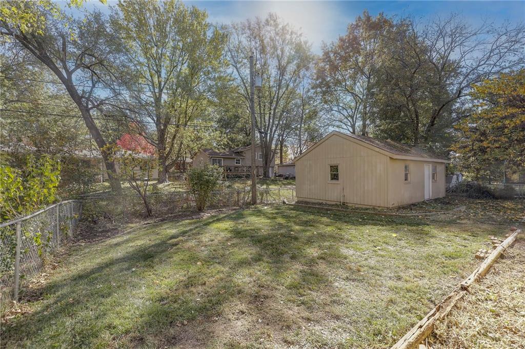 619 NW Fair Lane — photo 30