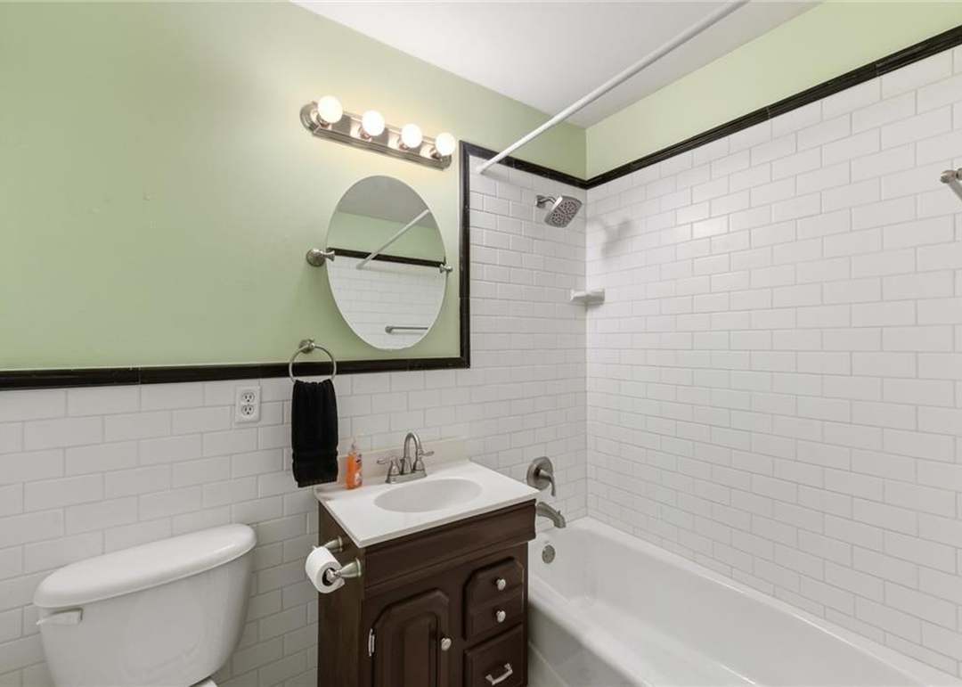 3424 S Norton Avenue — photo 5