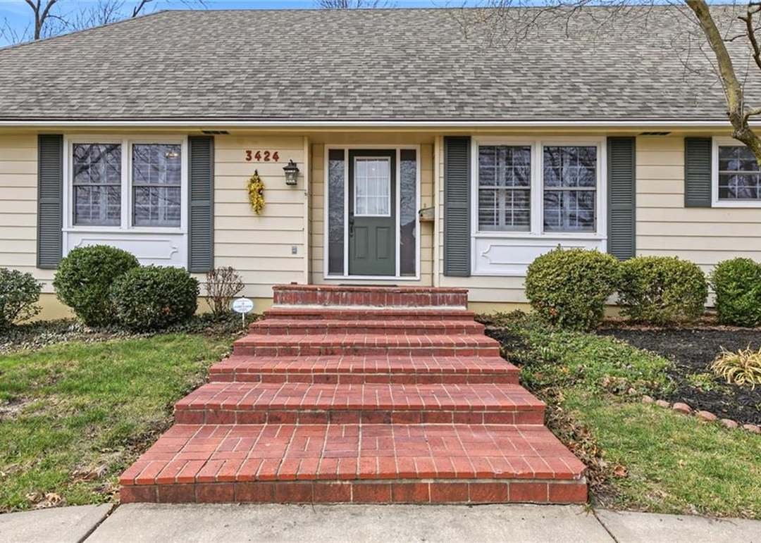 3424 S Norton Avenue — photo 9