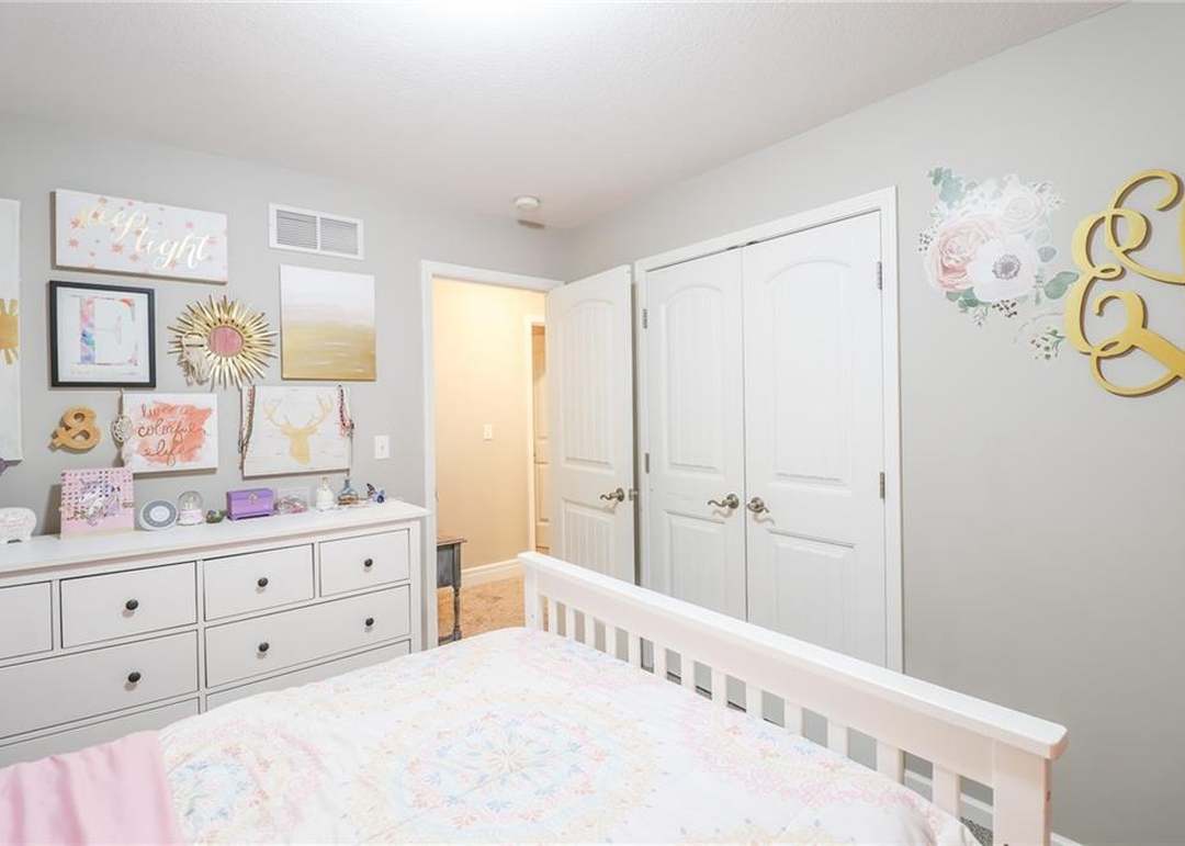 1215 Nottingham Drive — photo 5