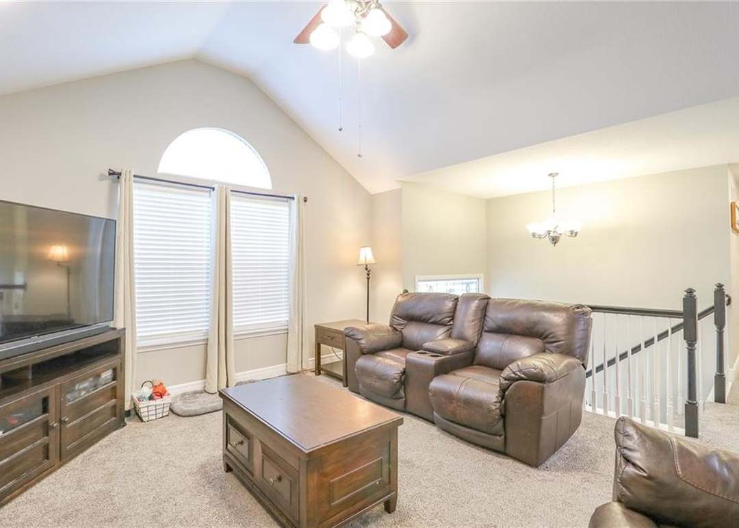1215 Nottingham Drive — photo 8