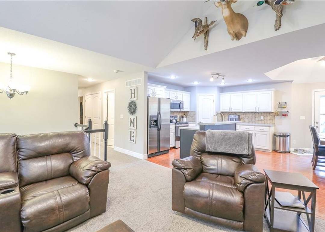 1215 Nottingham Drive — photo 9