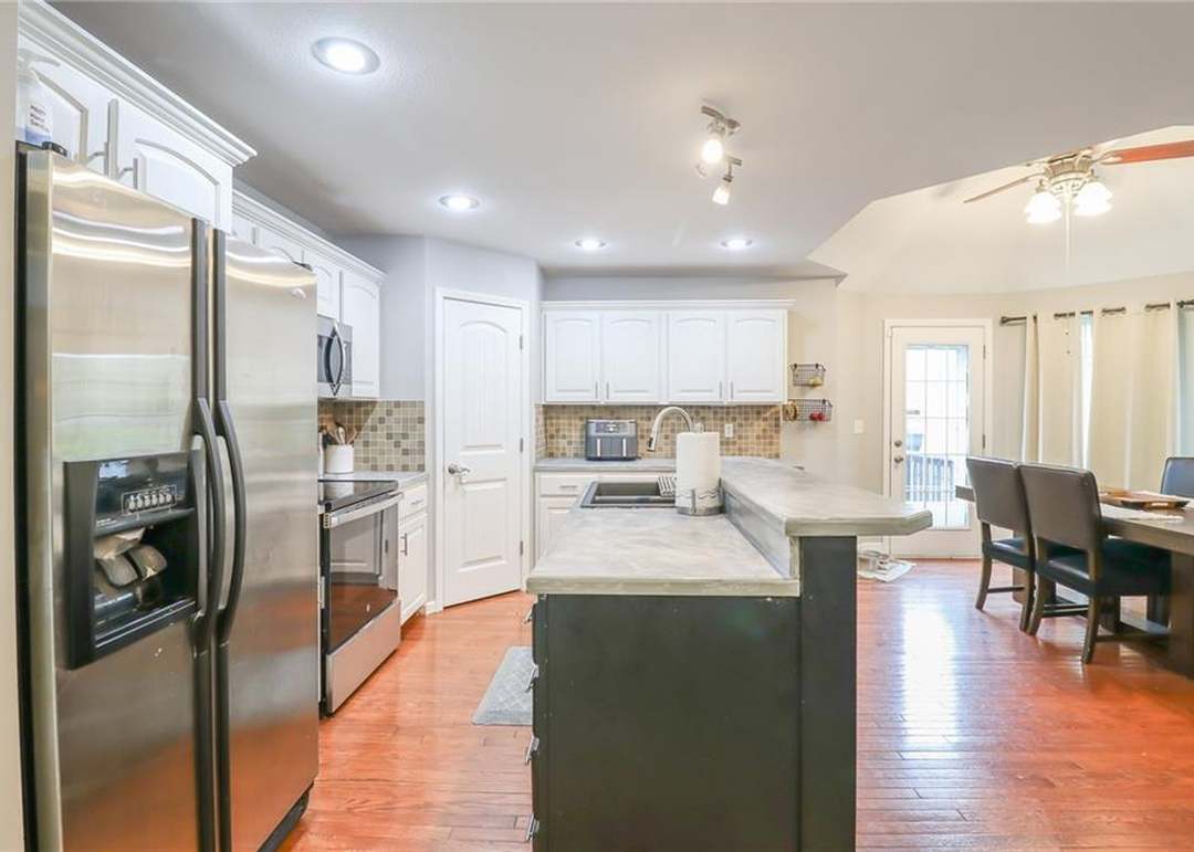 1215 Nottingham Drive — photo 11
