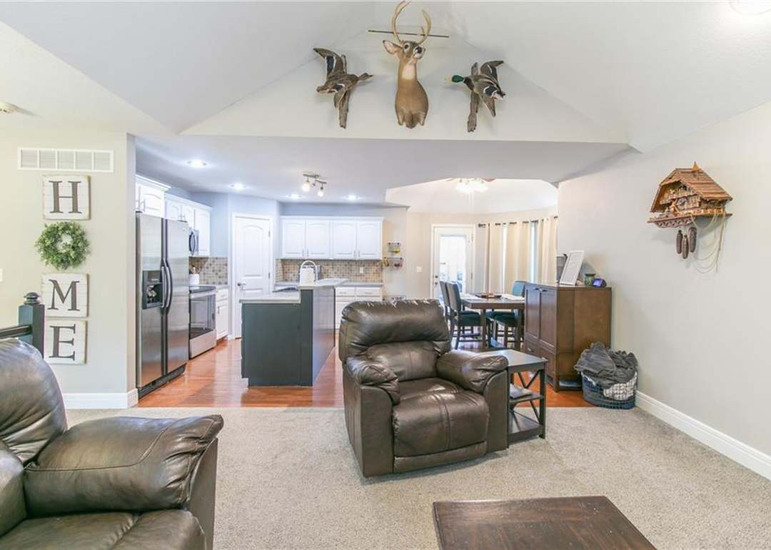1215 Nottingham Drive — photo 12