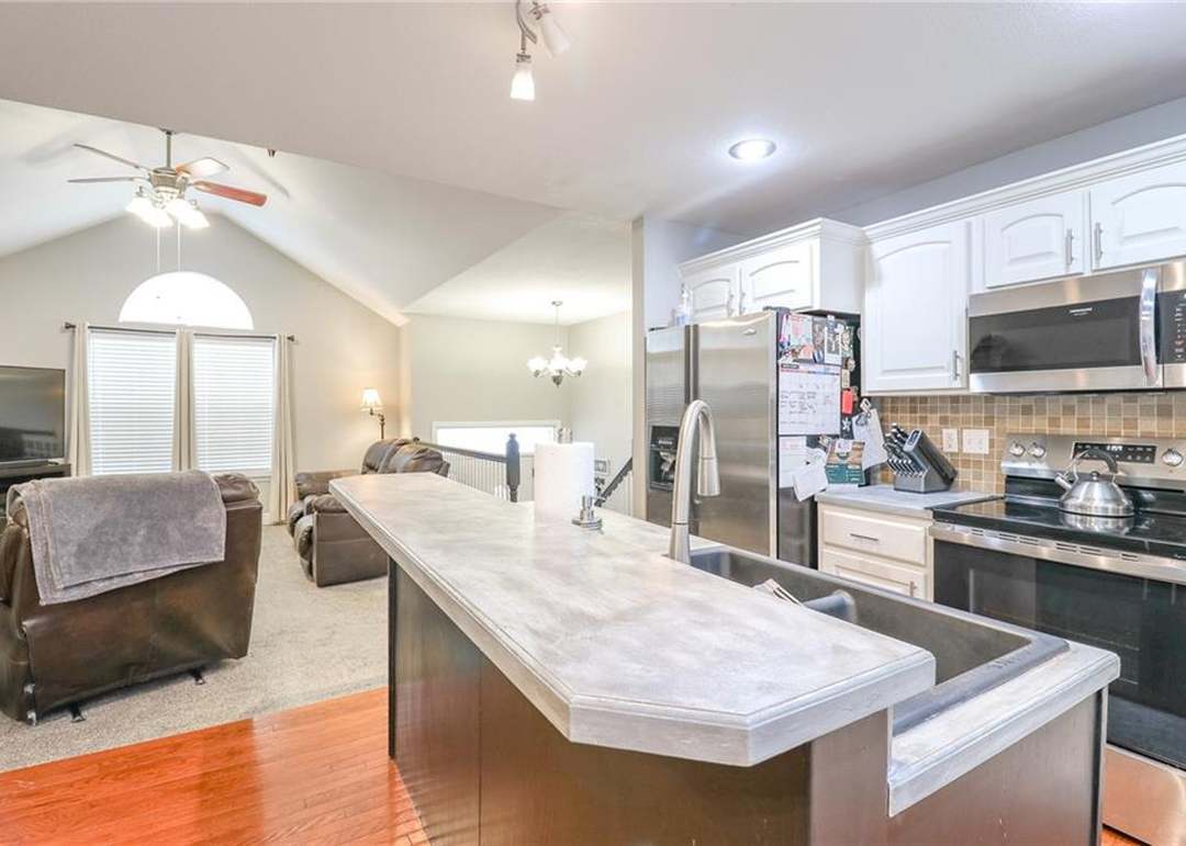 1215 Nottingham Drive — photo 16