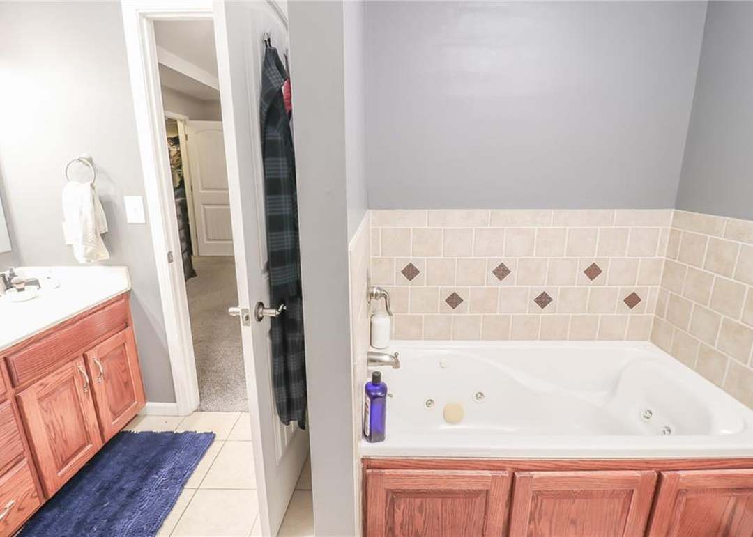 1215 Nottingham Drive — photo 22