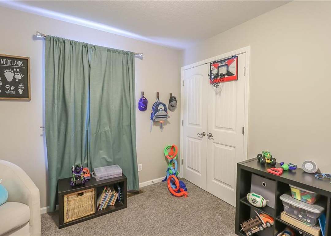 1215 Nottingham Drive — photo 26
