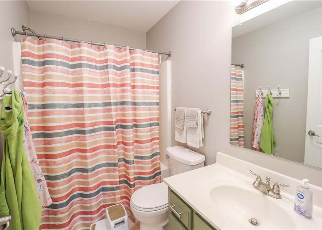 1215 Nottingham Drive — photo 27