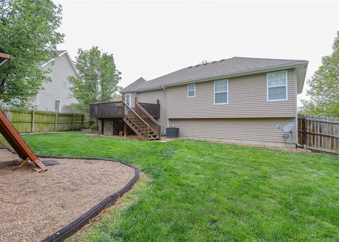 1215 Nottingham Drive — photo 33