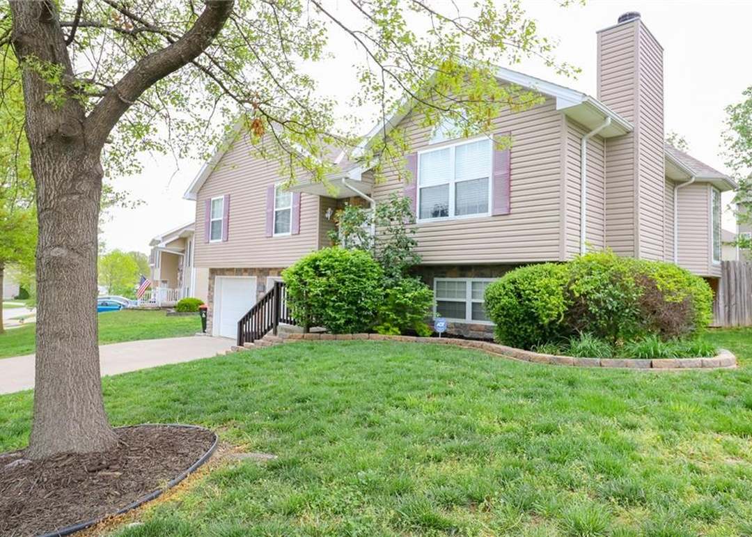 1215 Nottingham Drive — photo 35