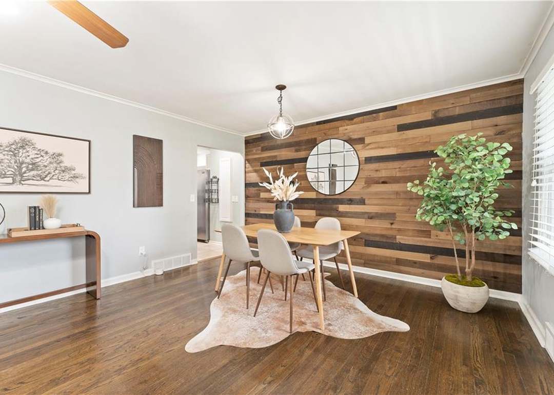 8501 Walmer Street — photo 2