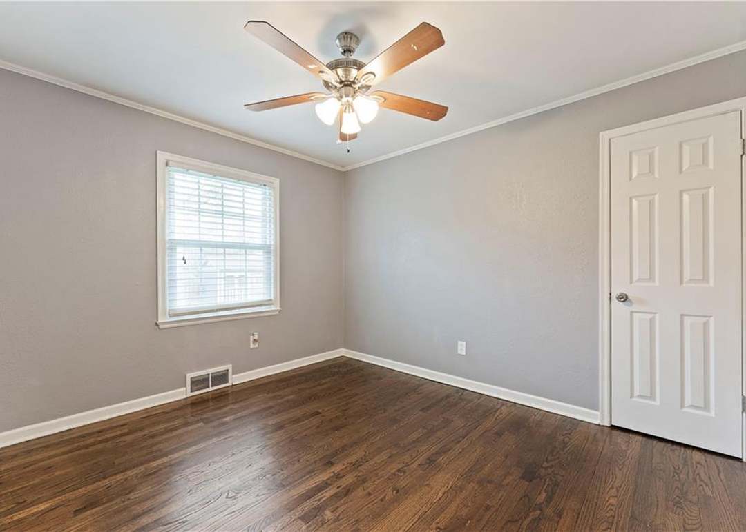 8501 Walmer Street — photo 25