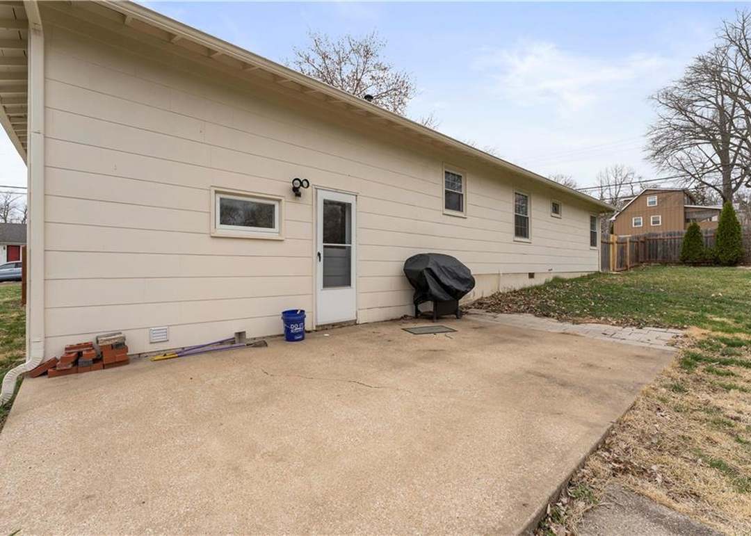 8501 Walmer Street — photo 28