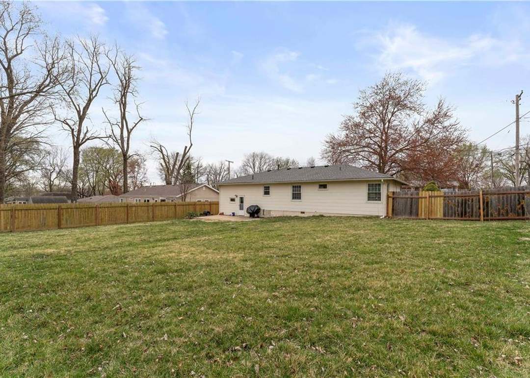 8501 Walmer Street — photo 31