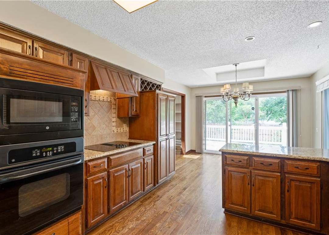 14618 W 89TH Street — photo 15