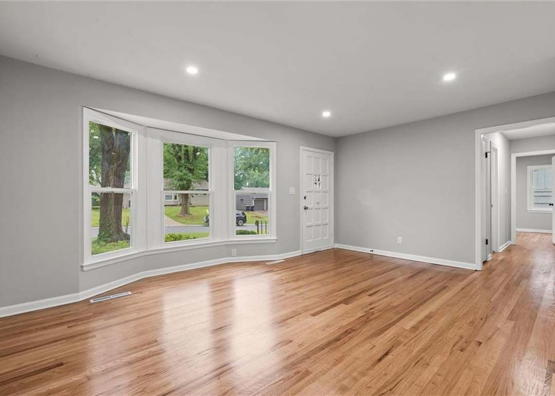 6710 E 98th Street — photo 10