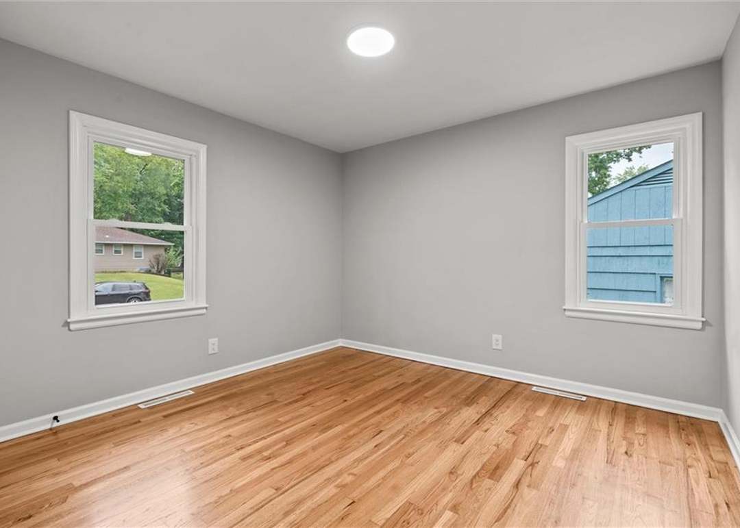 6710 E 98th Street — photo 20
