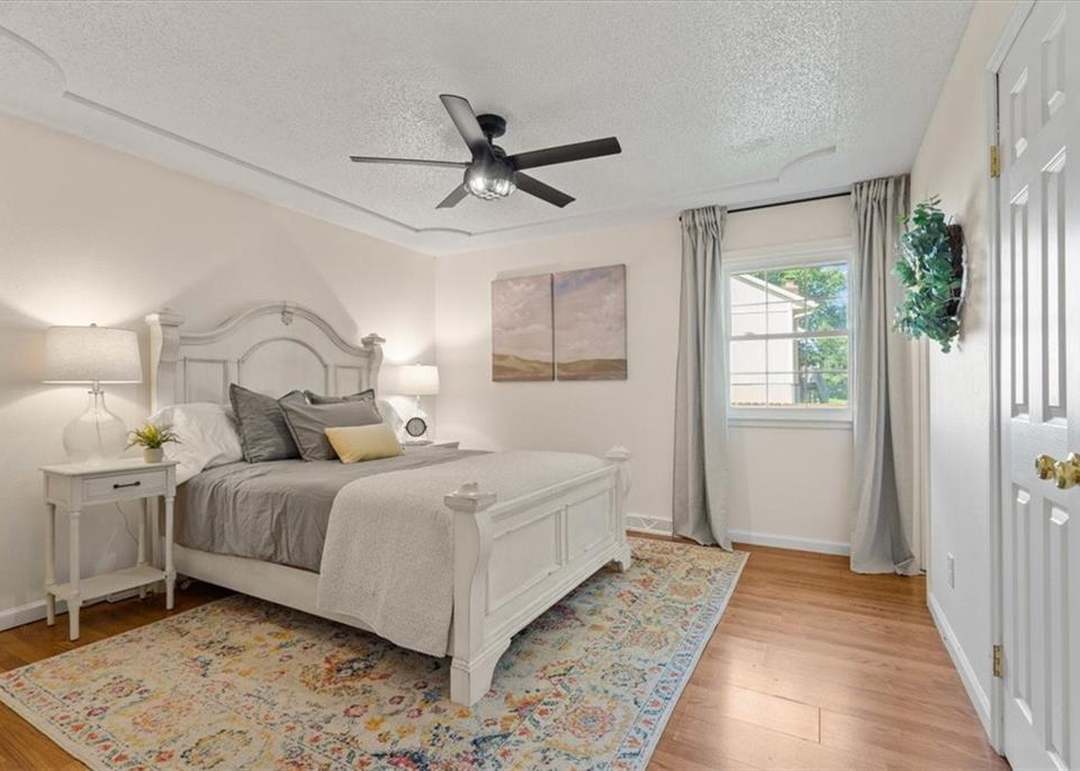 16906 Barry Lane — photo 7