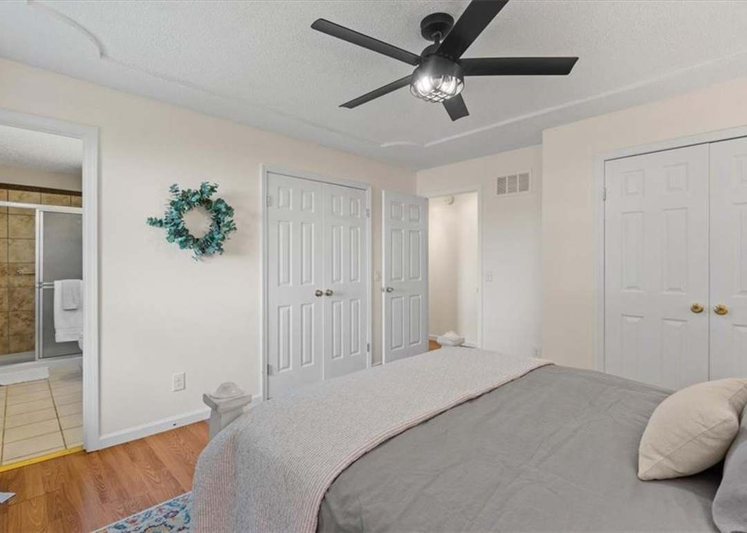 16906 Barry Lane — photo 17