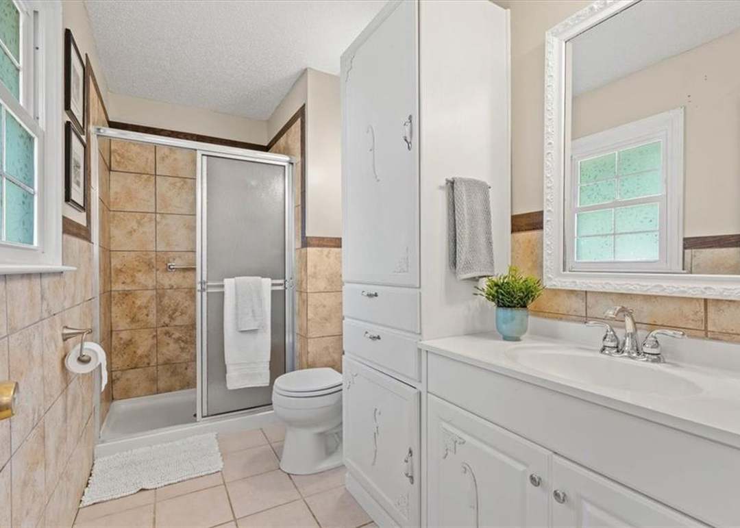16906 Barry Lane — photo 18