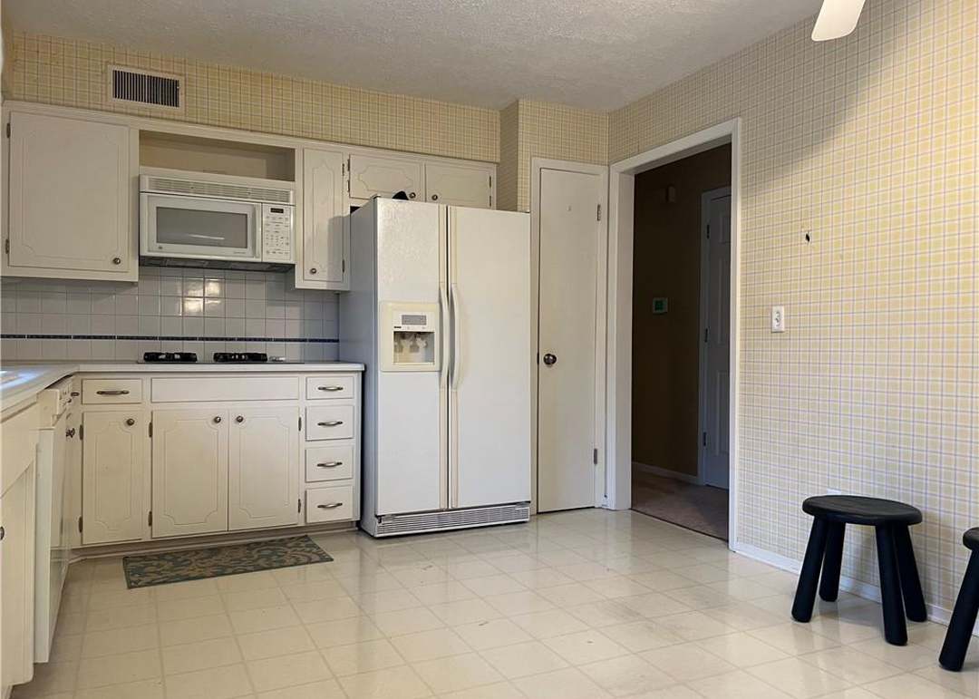 10009 Madison Avenue — photo 20